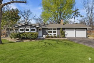 7520 Tomahawk Road, Prairie Village, KS 66208