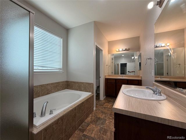 22517 E Layton Cir, Aurora, CO 80015