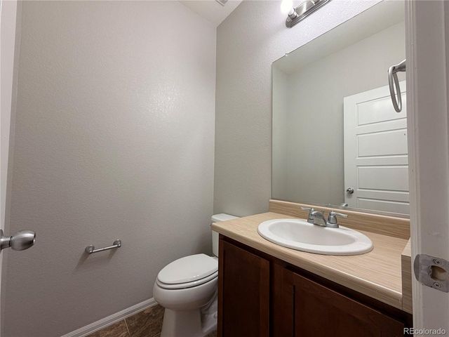 22517 E Layton Cir, Aurora, CO 80015