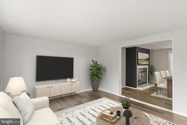 8287 PLEASANT VALLEY RD, Stewartstown, PA 17363