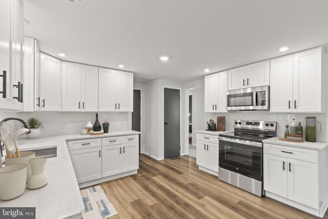 8287 PLEASANT VALLEY RD, Stewartstown, PA 17363