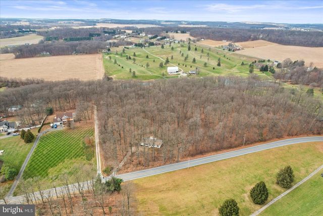 8287 PLEASANT VALLEY RD, Stewartstown, PA 17363