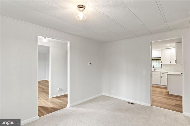 8287 PLEASANT VALLEY RD, Stewartstown, PA 17363