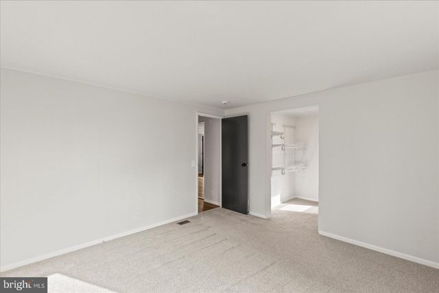 8287 PLEASANT VALLEY RD, Stewartstown, PA 17363