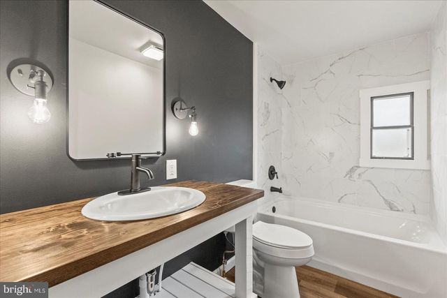 8287 PLEASANT VALLEY RD, Stewartstown, PA 17363