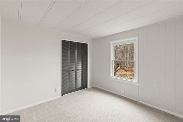 8287 PLEASANT VALLEY RD, Stewartstown, PA 17363