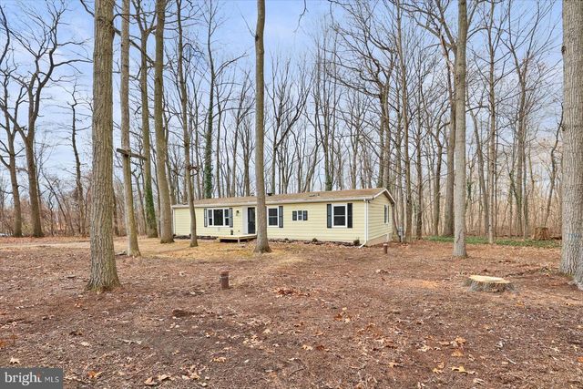 8287 PLEASANT VALLEY RD, Stewartstown, PA 17363