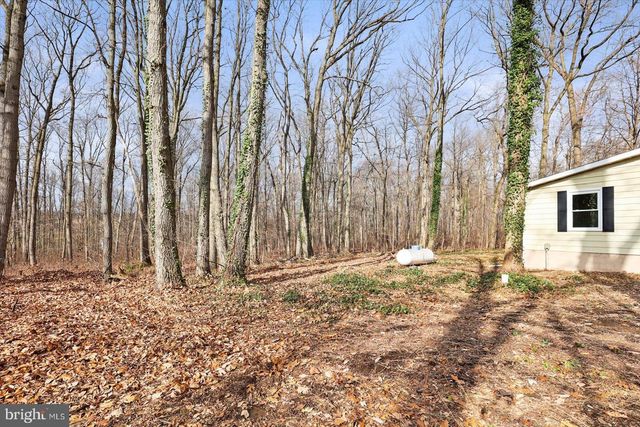 8287 PLEASANT VALLEY RD, Stewartstown, PA 17363