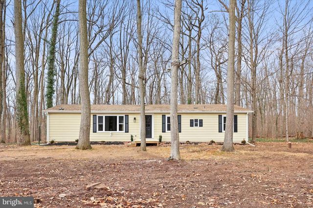 8287 PLEASANT VALLEY RD, Stewartstown, PA 17363