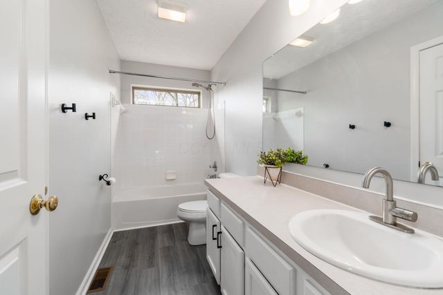 7916 Bridge Crossing Court, Powell, OH 43065