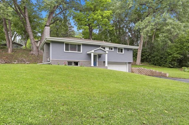 1325 Castle Court, Golden Valley, MN 55427