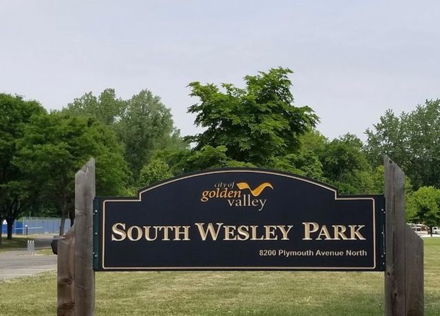 1325 Castle Court, Golden Valley, MN 55427