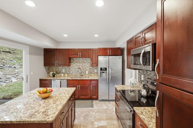 1325 Castle Court, Golden Valley, MN 55427