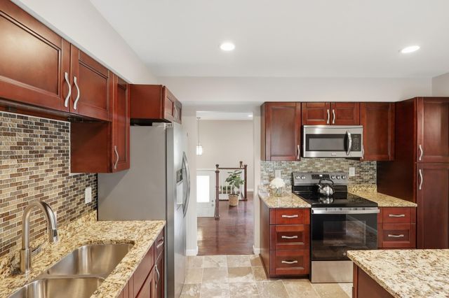 1325 Castle Court, Golden Valley, MN 55427