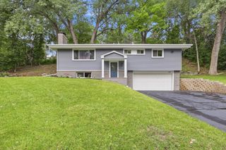 1325 Castle Court, Golden Valley, MN 55427