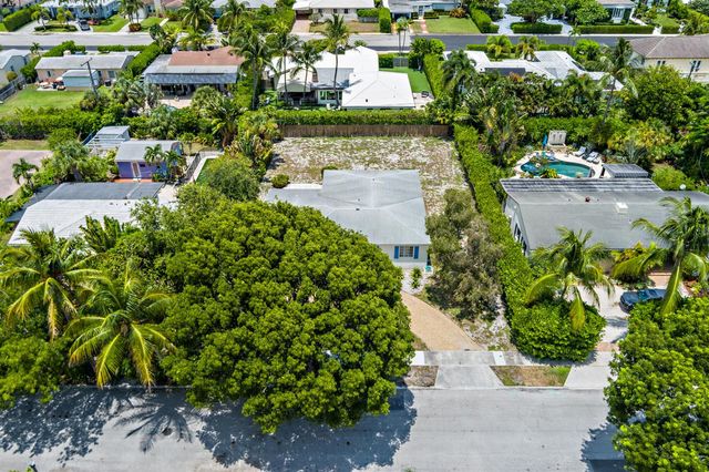 223 Ashworth Street, West Palm Beach, FL 33405
