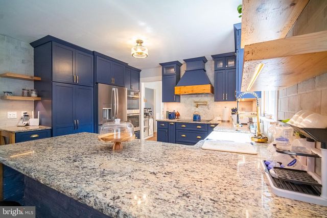 5032 BARKWOOD LN, York, PA 17406
