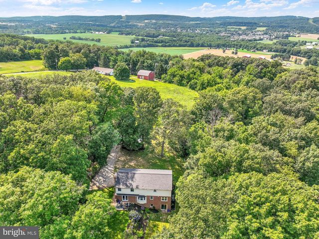 5032 BARKWOOD LN, York, PA 17406