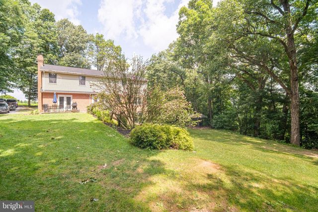 5032 BARKWOOD LN, York, PA 17406