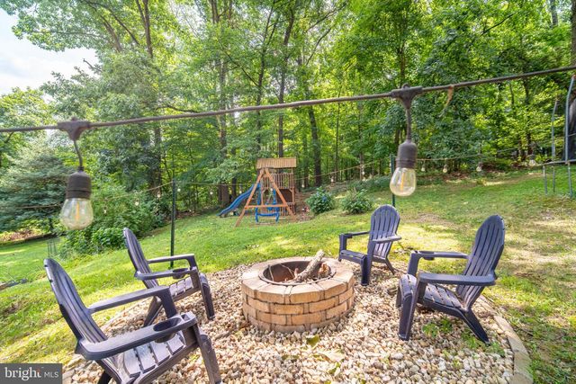 5032 BARKWOOD LN, York, PA 17406
