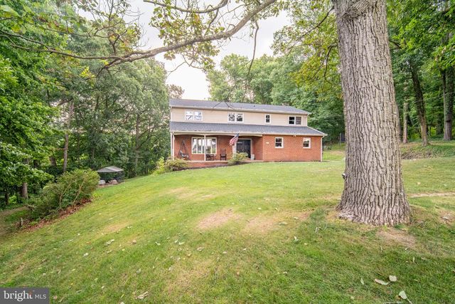 5032 BARKWOOD LN, York, PA 17406