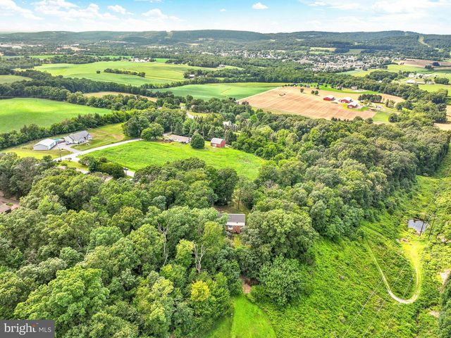 5032 BARKWOOD LN, York, PA 17406