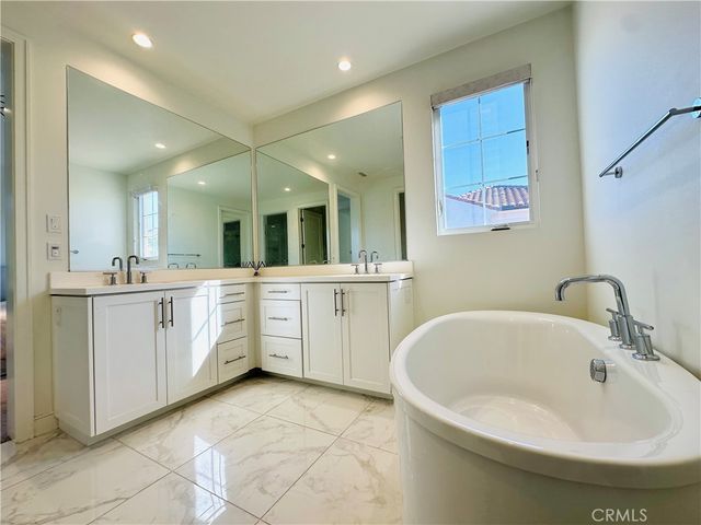 139 Winnett, Irvine, CA 92602