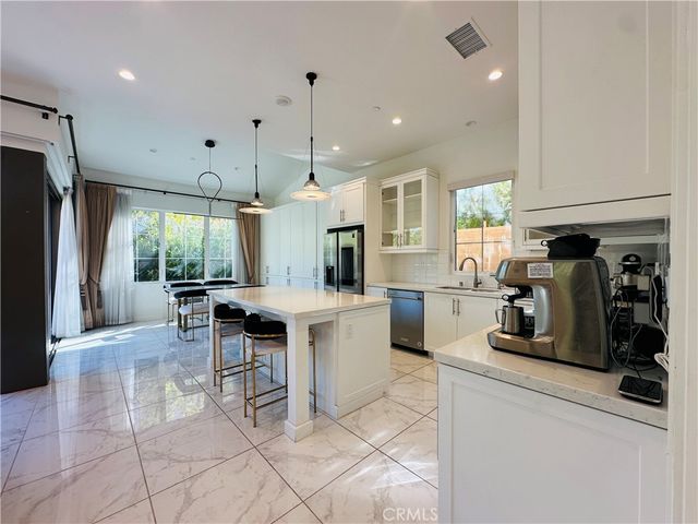 139 Winnett, Irvine, CA 92602