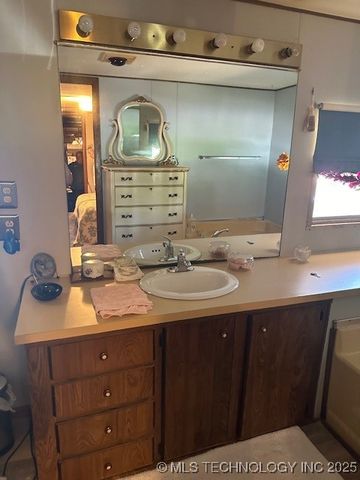 3923 E-Z Street, Kingston, OK 73439