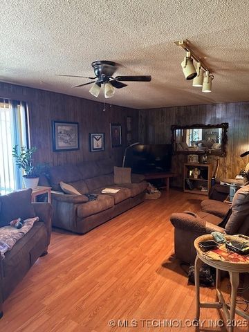 3923 E-Z Street, Kingston, OK 73439