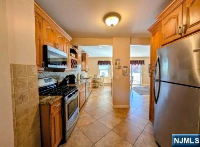 121 Highland Place, Ridgefield Park, NJ 07660