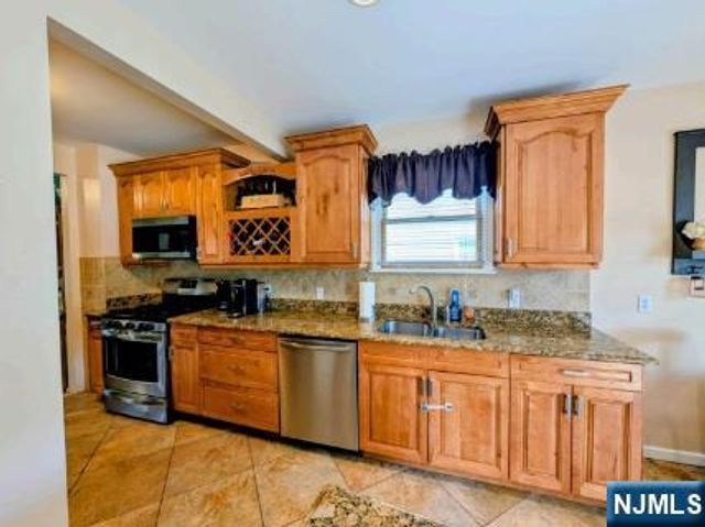 121 Highland Place, Ridgefield Park, NJ 07660