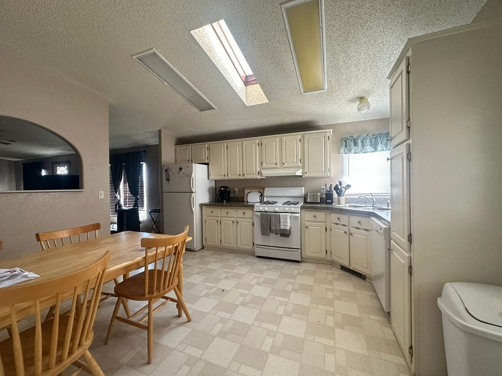 Image 11 of property listing at 1810 No Creek Court, Helena, MT 59602