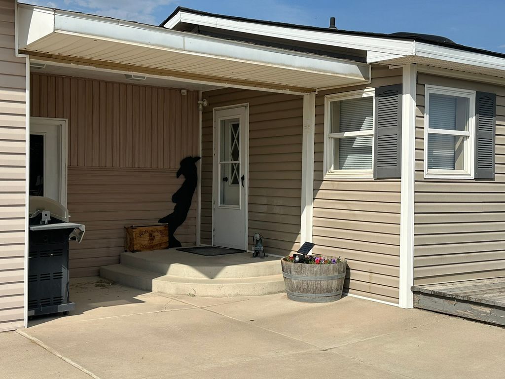 Image 3 of property listing at 1810 No Creek Court, Helena, MT 59602