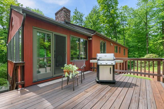 8 Sunset Walk, Enfield, NH 03748