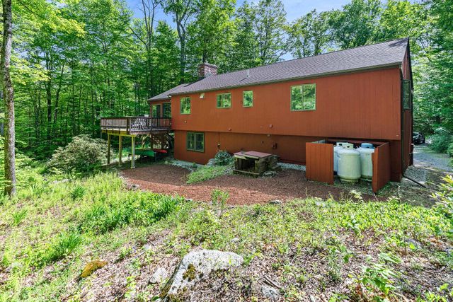 8 Sunset Walk, Enfield, NH 03748