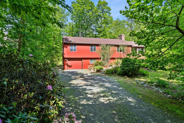 8 Sunset Walk, Enfield, NH 03748