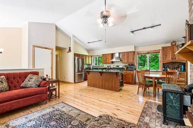 8 Sunset Walk, Enfield, NH 03748