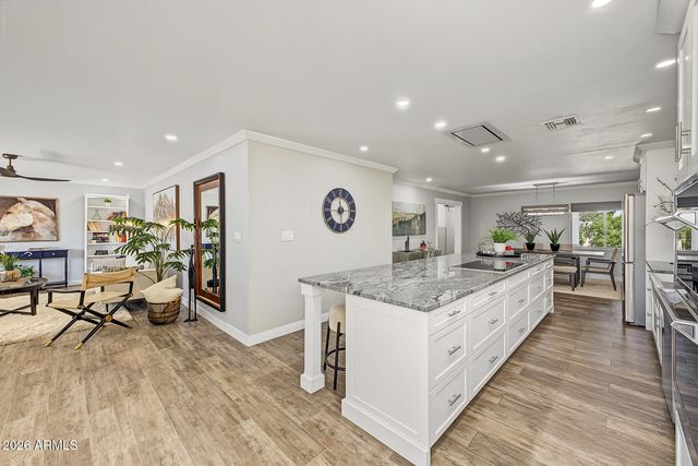 3230 E YUCCA Street, Phoenix, AZ 85028