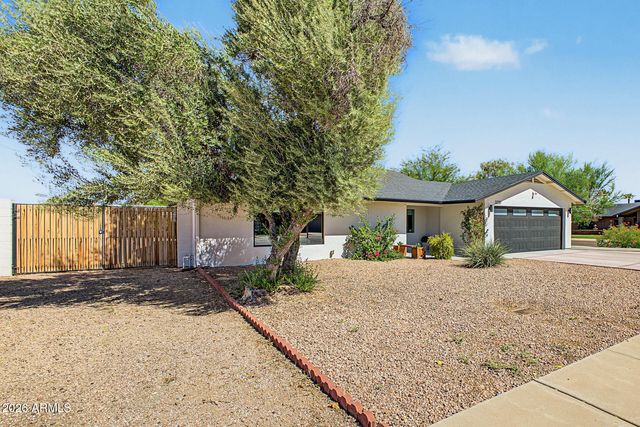 3230 E YUCCA Street, Phoenix, AZ 85028