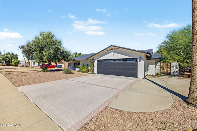3230 E YUCCA Street, Phoenix, AZ 85028