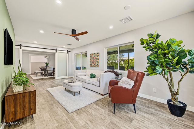 3230 E YUCCA Street, Phoenix, AZ 85028