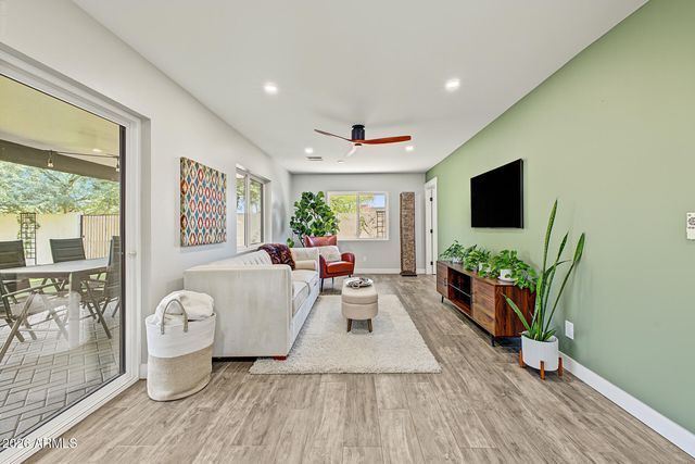 3230 E YUCCA Street, Phoenix, AZ 85028