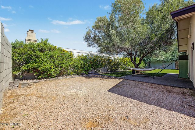 3230 E YUCCA Street, Phoenix, AZ 85028