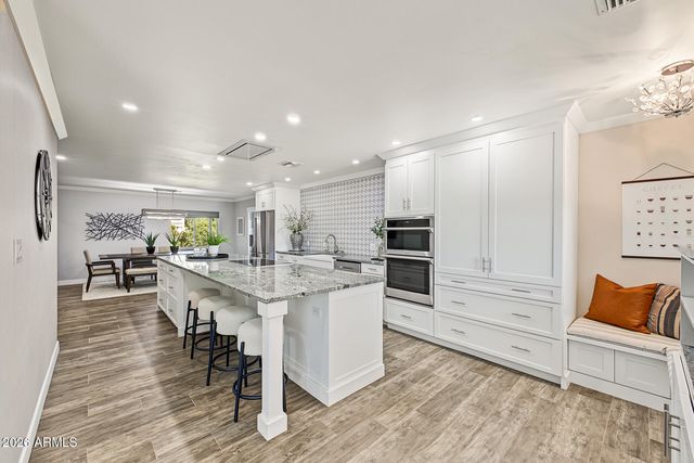 3230 E YUCCA Street, Phoenix, AZ 85028