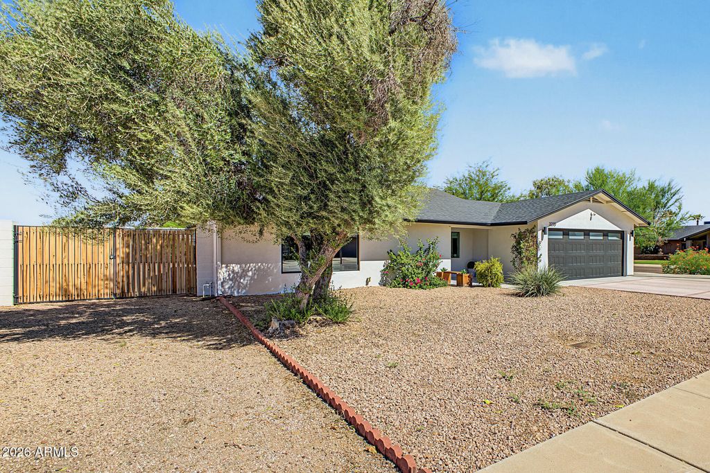3230 E YUCCA Street, Phoenix, AZ 85028 — photo 2
