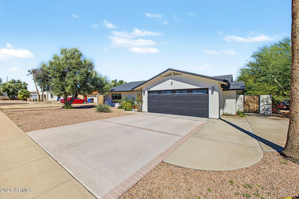 3230 E YUCCA Street, Phoenix, AZ 85028 — photo 3