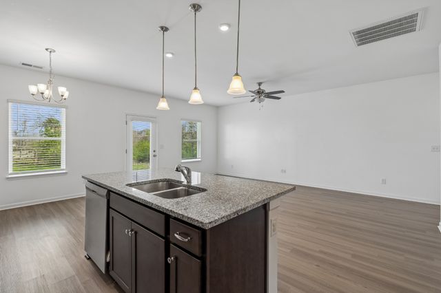 1853 Holdens Hollow, Columbia, TN 38401