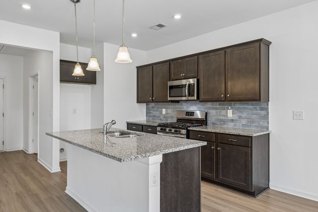 1853 Holdens Hollow, Columbia, TN 38401