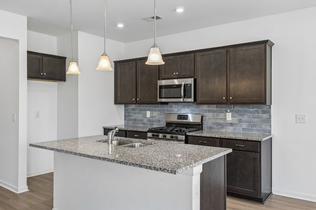 1853 Holdens Hollow, Columbia, TN 38401